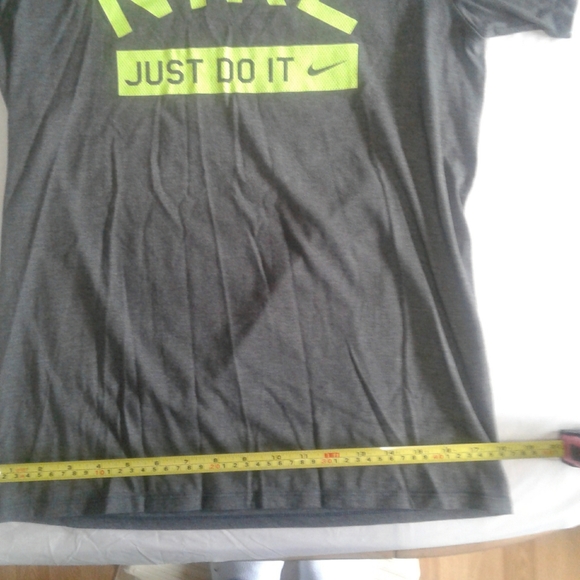 Nike short sleeve t-shirt size men's small - Picture 3 of 6
